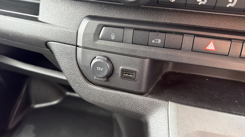 Vauxhall Vivaro L2 Diesel 3100 2.0d 145PS Pro H1 Van